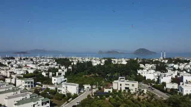 Bodrum Turgutreis'te Şehir Manzaralı 18.000 m² Arsa