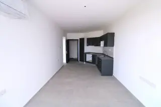 1+1 Apartment with Large Terrace in Lefke Gaziveren · Photo 15