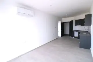 1+1 Apartment with Large Terrace in Lefke Gaziveren · Photo 14