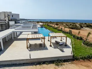 Girne Bahçeli'de Özel Havuzlu 3+1 Villa, Deniz Manzaralı · Fotoğraf 13
