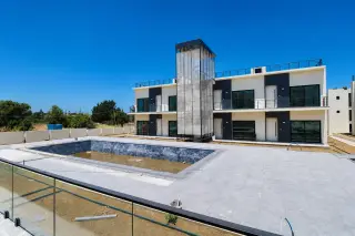 2+1 квартира на первом этаже в Караогланоглу, Гирне · Фото 3