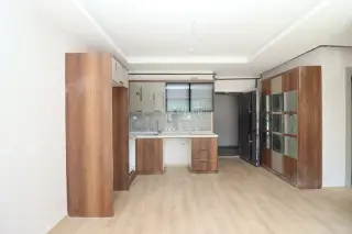 Mersin Mezitli Akdeniz Mahallesi 2+1 Daire · Fotoğraf 14
