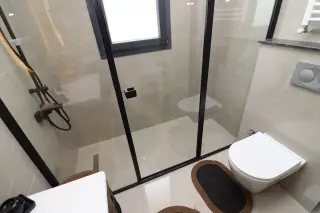 2+1 Wohnung in Mersin Mezitli 75. Yıl mit Meer- und Stadtblick · Foto 24