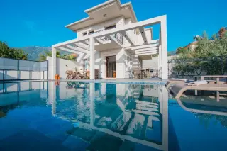 4+1 Villa for Sale in Ölüdeniz, Fethiye, Muğla · Photo 2