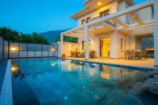 4+1 Villa for Sale in Ölüdeniz, Fethiye, Muğla · Photo 1