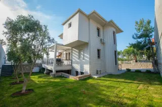 4+1 Villa for Sale in Ölüdeniz, Fethiye, Muğla · Photo 3