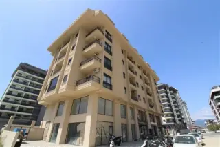 Alanya Mahmutlar'da Havuzlu 1+1 Satılık Daire · Fotoğraf 1
