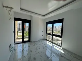 Alanya Mahmutlar'da Havuzlu 1+1 Satılık Daire · Fotoğraf 17