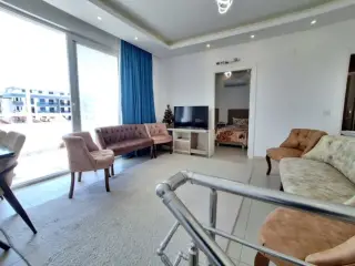 Möblierte 2+1 Dachgeschoss-Duplexwohnung nahe dem Meer in Mahmutlar · Foto 8