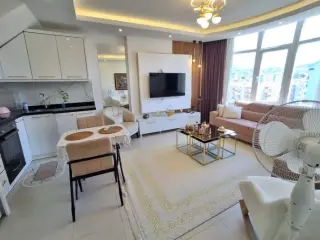 Möblierte 2+1 Dachgeschoss-Duplexwohnung nahe dem Meer in Mahmutlar · Foto 5
