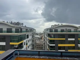 2+1 Wohnung mit Pool und Tiefgarage im Zentrum von Alanya · Foto 38