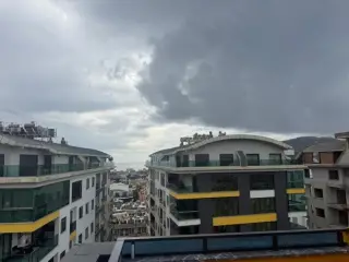2+1 Wohnung mit Pool und Tiefgarage im Zentrum von Alanya · Foto 36