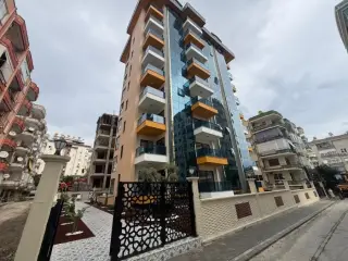 2+1 Wohnung mit Pool und Tiefgarage im Zentrum von Alanya · Foto 8
