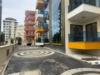 2+1 Wohnung mit Pool und Tiefgarage im Zentrum von Alanya · Foto 9
