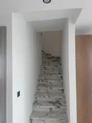 2+1 Wohnung mit Pool und Tiefgarage im Zentrum von Alanya · Foto 34