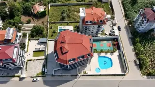 Дуплекс 2+1 с видом на горы и мебелью в Кестеле, Алания · Фото 5