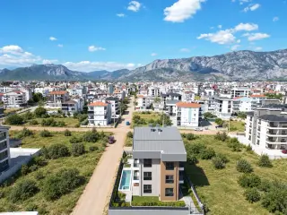 Antalya Döşemealtı Yeniköy 12+1 Villa Satışı · Fotoğraf 2