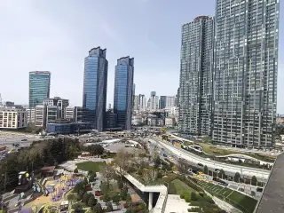 Spacious 6+1 Apartment in Levazım, Beşiktaş, Istanbul · Photo 4