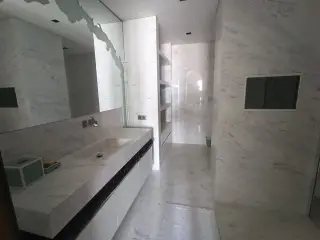 Spacious 6+1 Apartment in Levazım, Beşiktaş, Istanbul · Photo 18