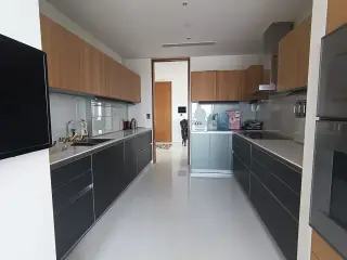 Spacious 6+1 Apartment in Levazım, Beşiktaş, Istanbul · Photo 12