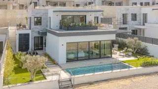 Bodrum Gümüşlük'te Deniz Manzaralı Modern 4+1 Villa · Fotoğraf 2