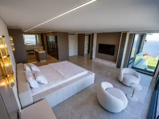 Villa mit 5+1 Zimmern in Göltürkbükü, Bodrum · Foto 24