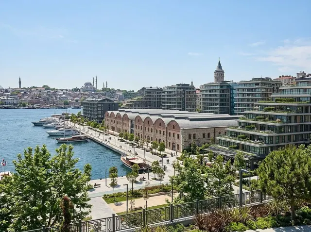 Modern 1+1 Apartment in Beyoğlu Keçeci Piri
