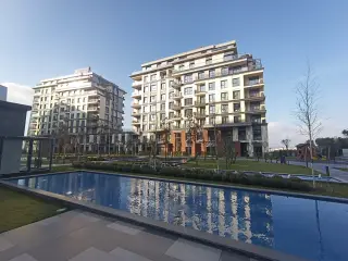 Sarıyer Huzur Mahallesi'nde 1+1 Modern Daire · Fotoğraf 3
